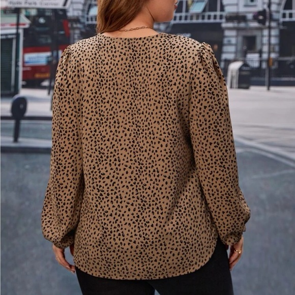 Boho plus size leopard print lantern sleeve blouse - Picture 2 of 5